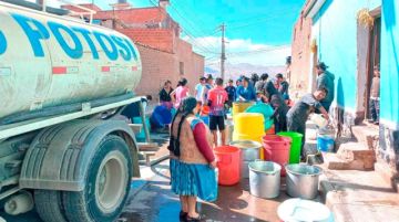 Potosí marcha a una distribución de agua de dos veces a la semana