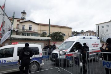 Un tiroteo durante la misa en una iglesia católica de Estambul deja un muerto