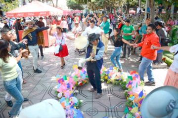 En Tarija se vivió la fiesta de los "compadres" con danza y tradiciones.