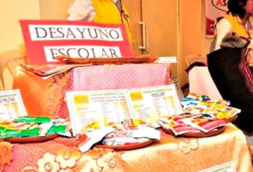 Alcaldía de Yocalla garantiza la entrega del desayuno escolar