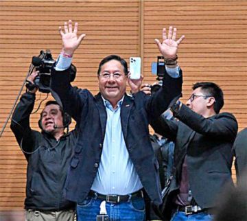 Arce asegura que con bloqueos de caminos buscaban su cabeza