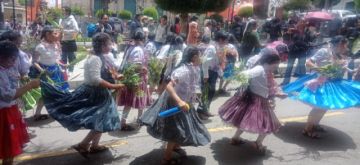 Eligen a la reina del carnaval estudiantil de Potosí