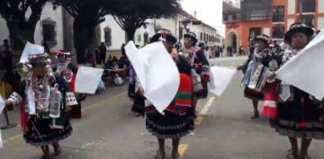 Carnaval tradicional potosino tuvo comparsas de la ciudad y de comunidades 