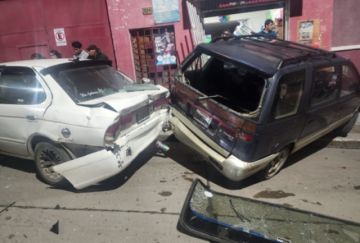 Falla mecánica ocasiona choque múltiple en la ciudad de Potosí