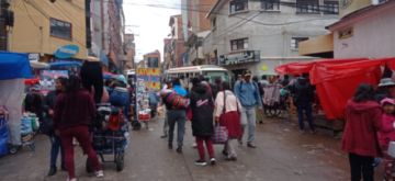 Desde muy temprano se formaron filas en las carnicerías pero también en los lugares donde se vende la qoa e incluso en los comercios de expendio de adornos para las viviendas.