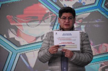 Ministro afirma que la edad de jubilación se mantiene en 58 años y que las personas pueden seguir aportando por encima de ese rango