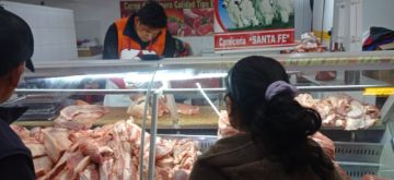 Desde muy temprano se formaron filas en las carnicerías pero también en los lugares donde se vende la qoa e incluso en los comercios de expendio de adornos para las viviendas.