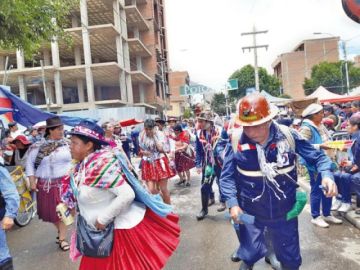 Policía en Potosí brindará servicio en la despedida del carnaval en el Corso Ciudad de Plata