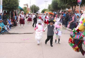 Las comparsas danzaron en una jornada sin lluvia.