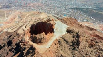 Reportan que casa vez hay más hundimientos en el Cerro Rico de Potosí
