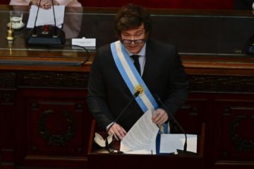 Milei convoca a la oposición a un pacto para refundar Argentina