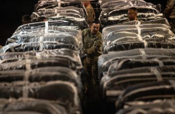 Estados Unidos realiza su primer lanzamiento aéreo de ayuda humanitaria en Gaza