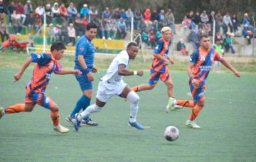 Río San Juan Humi da el primer golpe a Luis Pavia en la final de torneo provincial