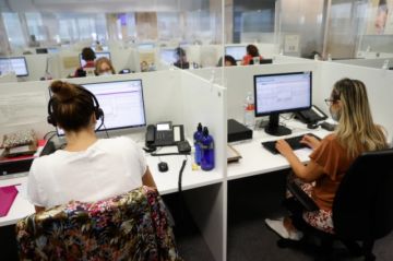 La brecha de género en el mercado laboral es mayor a lo esperado, según el Banco Mundial
