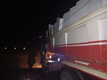 Los policías en plena búsqueda de los evadidos.