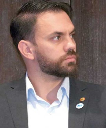Del Castillo insiste en que Camacho vaya a juicio virtual