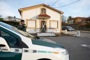 España: Hijo estrangula a su mamá de 83 años en la casa en la que vivían y se suicida