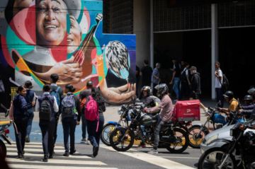 El reparto a domicilio, un boyante sector en Venezuela que emplea a miles de personas