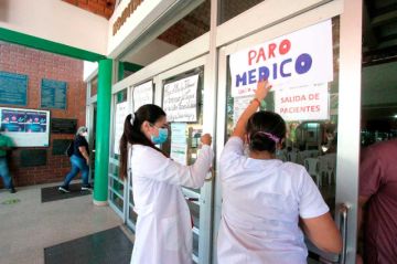 Profesionales en salud insisten en rechazo a la "jubilación forzosa"