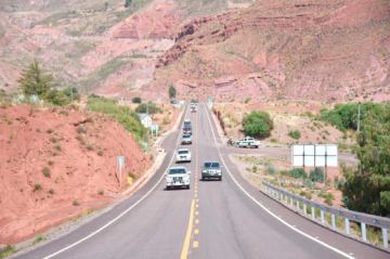 Bloqueo de caminos del transporte se suspende tras el inicio de diálogo