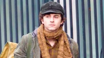 Así luce Timothée Chalamet como Bob Dylan en “A Complete Unknown”