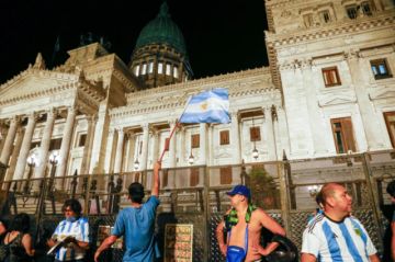 El ‘shock’ de Milei: un “éxito” financiero y un duro golpe a la economía real de Argentina