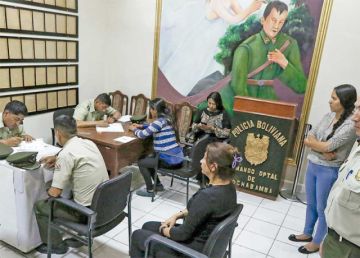 Comienza el Censo en Bolivia  con el registro de los policías