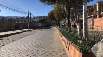 Los voluntarios acudieron a las unidades educativas a recoger su material para iniciar su trabajo.