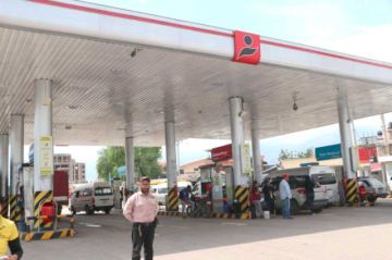 YPFB garantiza suministro de combustible para Potosí