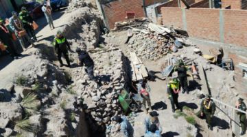 Comandante de la Policía de Potosí lidera entrega de ayuda humanitaria a familia potosina en situación de vulnerabilidad