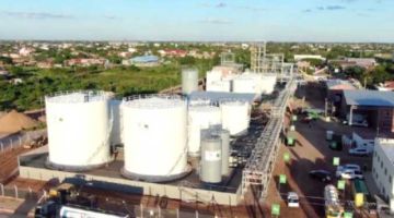 Arce anuncia nueva era con puesta en marcha de planta de biodiésel