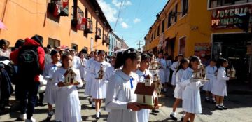 Procesión del Liceo Santa Rosa.