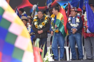 Arce y Choquehuanca asisten al aniversario del MAS en La Paz