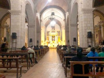 Los templos se prepararon para recibir a las familias.