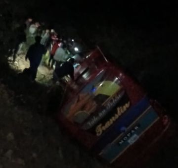 Chofer de vehículo que invadió carril de bus está aprehendido en Sucre