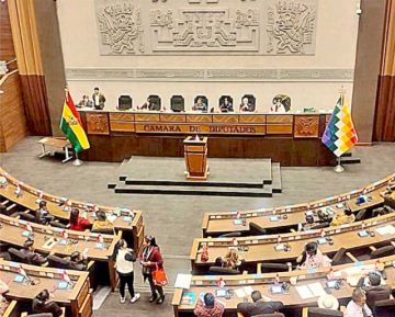 Acuerdan reunión para destrabar leyes 073 y 075