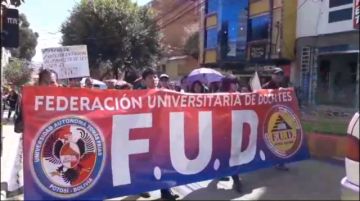 FUD de la UATF marcha en repudio a la intención de modificar la ley de pensiones