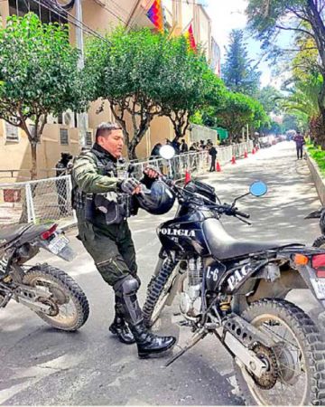 Policía mantiene efectivos en tribunales nacionales