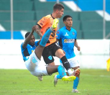 San Antonio da el primer golpe a Bolívar