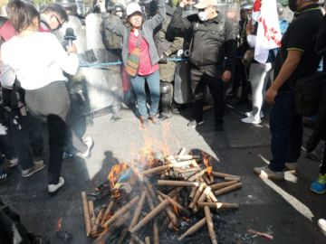 Los maestros se movilizan en La Paz.
