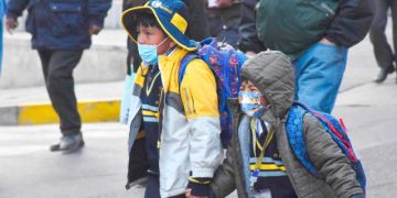 Educación analizan adelantar el horario invernal en Potosí