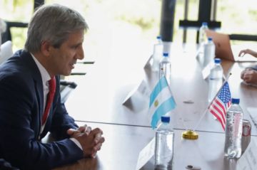 Argentina dice que dialoga con el FMI con vistas a un nuevo programa