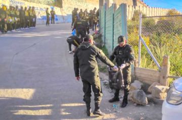 Policía encaró acción de limpieza en el municipio de Llallagua