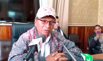 Jhonny Llally se queda como alcalde y anulan designaciones de alcaldesas
