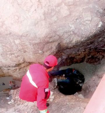 Hallan otro cuerpo sin vida en hoyo en Villa Santiago