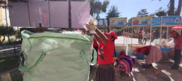 Fundación Coca-Cola de Bolivia prepara el intercambio de botellas plásticas por retornables en el día del reciclaje