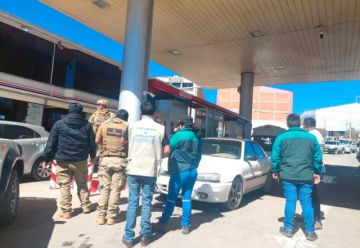 Detienen a choferes que trataban de comprar la gasolina con B-sisa falso