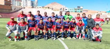 Wilstermann Cooperativas goleo 4-0 al plantel de Rosario Central.