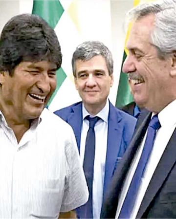 Jeanine Áñez lanza críticas  contra Morales y Fernández