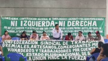 Gremiales marchan desde Patacamaya a La Paz y anuncian bloqueos a nivel nacional